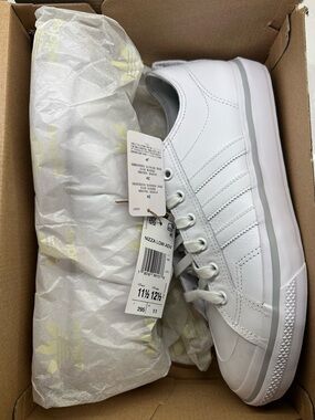 NIB || NWT Adidas White Nizza Low ADV Sneakers. Size 11.5 Men’s